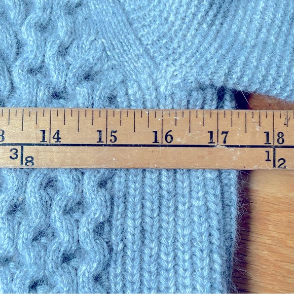 Club Monaco Angora Wool Crop Turtleneck Sweater Heather Gray Beige White - Picture 13 of 16